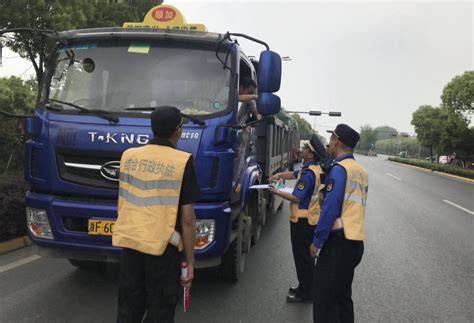 扬尘管控再加码，“最严”整治渣土车 今日桐乡