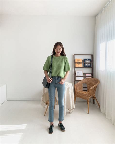Quần skinny jeans đùng đùng hot trở lại và cách diện bạn nên cập nhật ngay để sành điệu chẳng