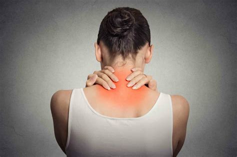 Understanding Muscle Spasm In Neck: Causes & Symptoms