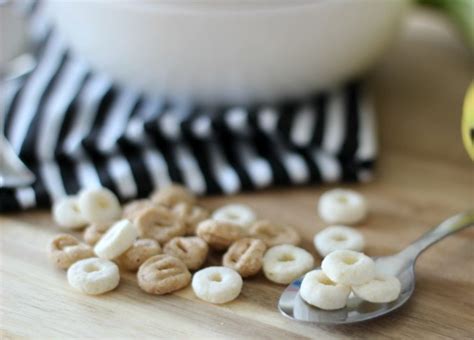 Cereal Cups for an Easy On the Go Breakfast or Snack - Gluesticks Blog