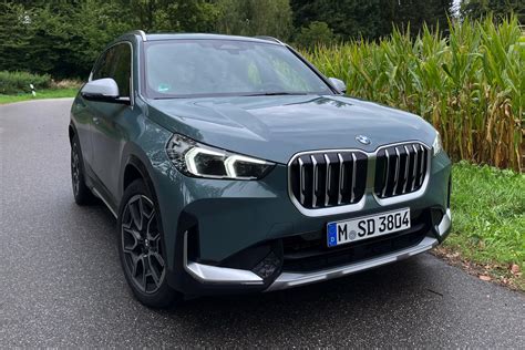 BMW X1 U11 Neue Fotos Zeigen XLine In Cape York Green