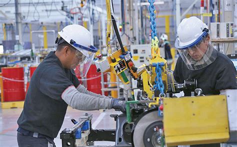 Mexican Employed Personnel In The Manufacturing Industry Fell