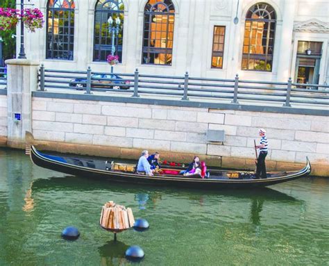 La Gondola in La Prov: Like Venice, but with fewer pigeons - Motif