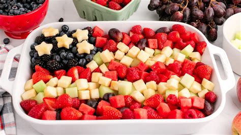 Red White & Blue Fruit Salad - Amanda's Cookin' - Patriotic