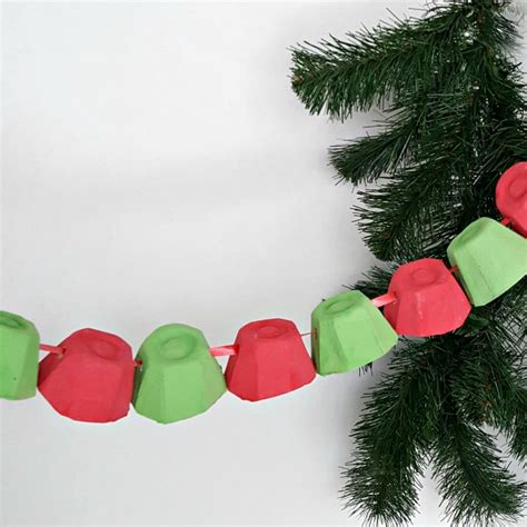 Christmas Garland Easy Preschool Craft » Preschool Toolkit