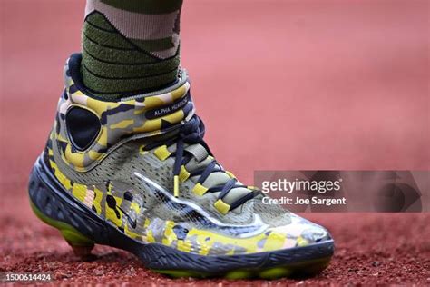 Andrew Mccutchen Shoes Photos And Premium High Res Pictures Getty Images