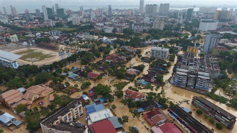 At Least 3 Dead In Malaysia As Severe Storm Forces Thousands To