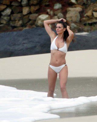 Elizabeth Hurley Exposing Her Nice Huge Boobs In See Thru Top Paparazzi Pictures Porn Pictures