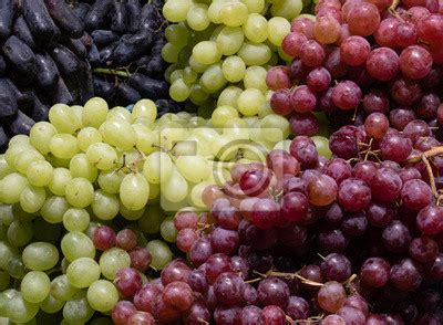 Deliciosas Uvas Para Venda Em Um Mercado Agr Cola Pa S Uvas Pinturas