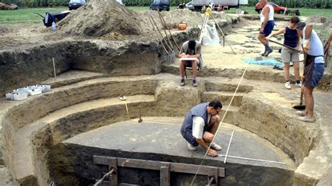 expo toont vondsten van steentijd tot tweede wereldoorlog snoepwinkel