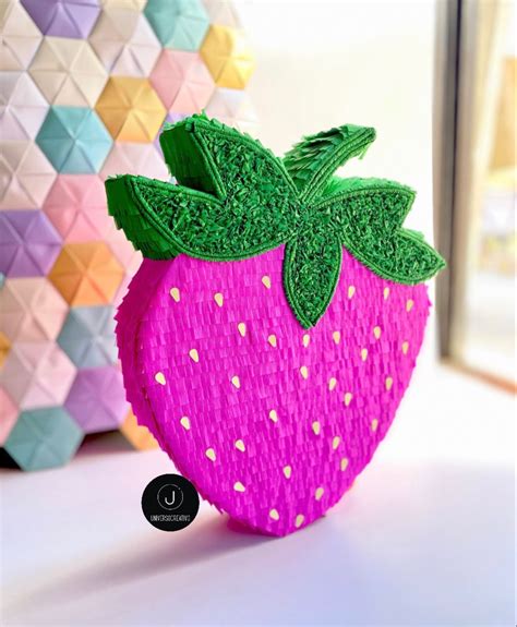 Piñata Frutilla Fresa Piñata Ideas Diy Pinata Piñatas