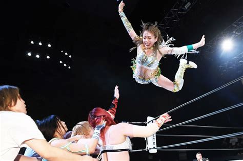 写真：【スターダム】上谷沙弥 ワールド王座獲得へ弾み「女帝時代も新ユニットも1週間で終わらせてやるよ」 東スポweb