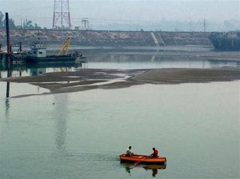 bhakra dam bbmd reduces water discharge  flood gates hindustan times