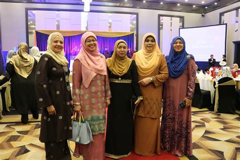 Glitz & Glamour Di Majlis Makan Malam Ulang Tahun Ke 10 Salehuddin ...