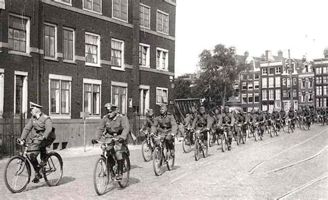 263 People Shot On Amsterdam Dam Square 7 May 1945 Ww2amsterdam Red