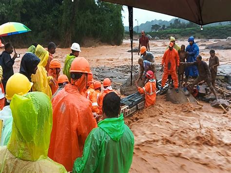 Wayanad Landslide 11 Dead Hundreds Trapped Pm Modi Dials Kerala Cm