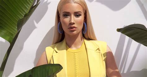 La blusa transparente de Iggy Azalea que deja poco a la imaginación