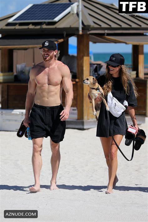 Nina Agdal Sexy Seen Flaunting Her Hot Beach Body In Miami Aznude