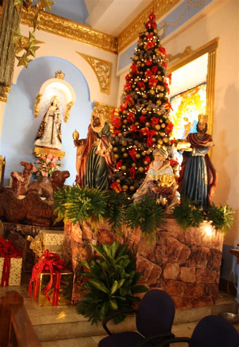 30 Amazing Church Christmas Decorations Ideas - Decoration Love