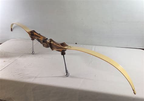 Lot 47 Vintage Pro Hoyt Medalist Recurve Bow Seller Managed