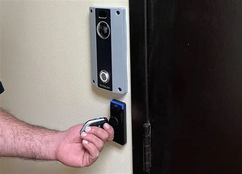 What Is a Key Fob Entry System? | Mammoth Security Inc.