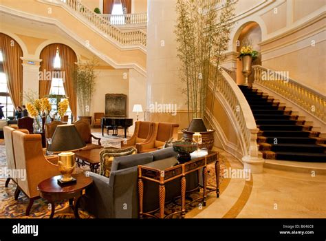 Four Seasons Hotel Macau Lobby Stock Photo - Alamy