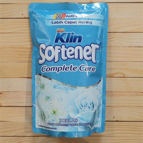 Jual Soklin Softener Complete Care Biru Ml Shopee Indonesia