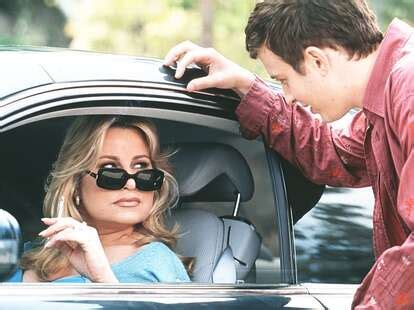 Dating The Age Gap Go Ahead Your Mom S Friend Is Hot Thrillist