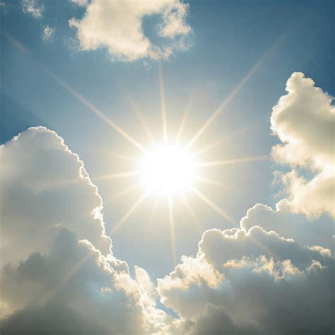 Rahasia Tersembunyi Di Balik Mimpi Matahari Bersinar Terang - Hisham