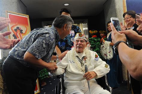 Pearl Harbor Survivors Receive Heroes Welcome In Honolulu Air