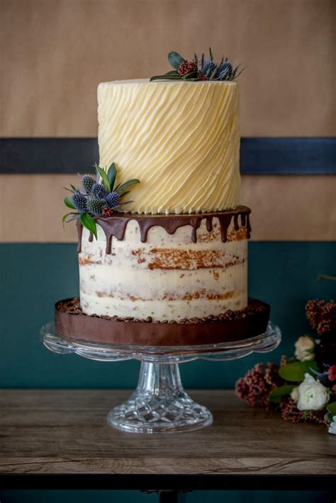 Naked Wedding Cake Styles Were Totally Obsessed With