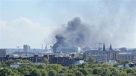 Großeinsatz in Hamburger Hafencity Videos zeigen gewaltige Explosion