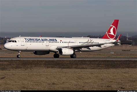 TC JSV Turkish Airlines Airbus A321 231 WL Photo By Marco Wolf ID