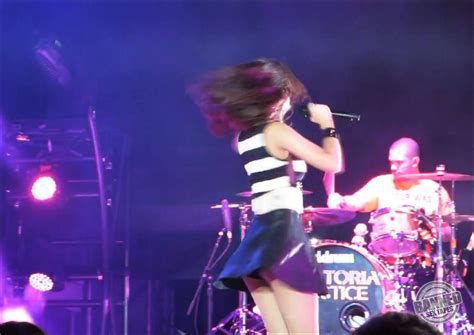 Naked Виктория Джастис Added 07 19 2016 by Gwen Ariano