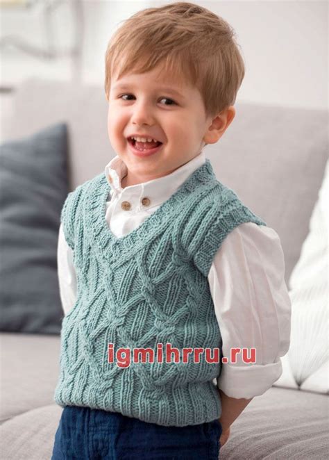 Серо-зеленый жилет для маленького мальчика. Вязание спицами для детей ...