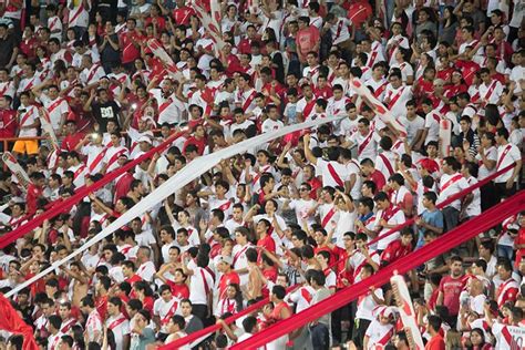 Hinchada Peruana Ganó El The Best Fifa 2018 A Mejor Afición