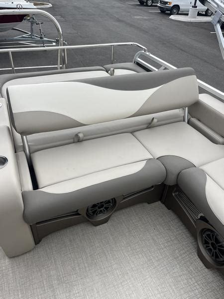 2024 Avalon LSZ Versatile Rear Bench 23 FT Marine Specialists