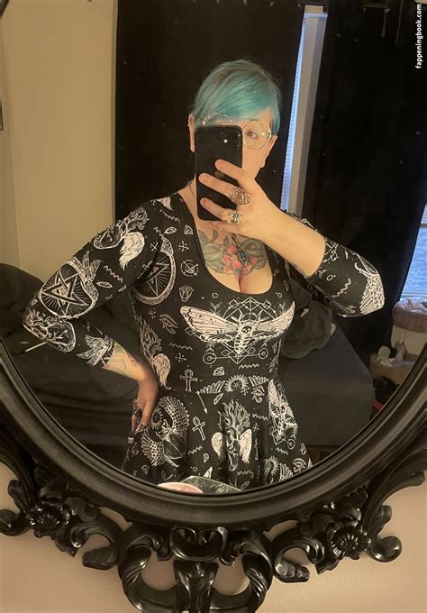 PushingUpRoses Nude OnlyFans Leaks Fappening FappeningBook