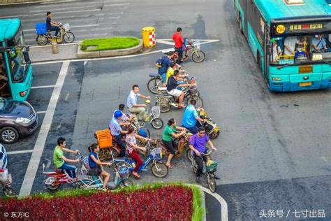 行人横穿马路也扣分了？ 新浪汽车