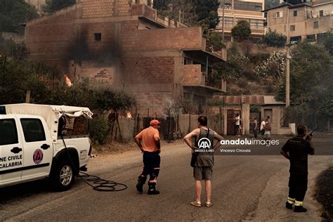 İtalya nın güney bölgelerinde etkili olan orman yangınları nedeniyle 4