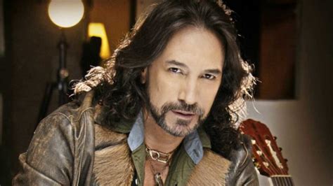 Marco Antonio Solís incursiona en el mundo culinario con su salsa