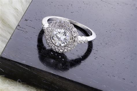 Round Diamond Ring - FD Gallery