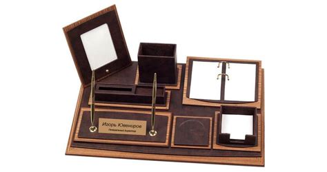 Что подарить начальнику мужчине: от лаконичных до элитных подарков