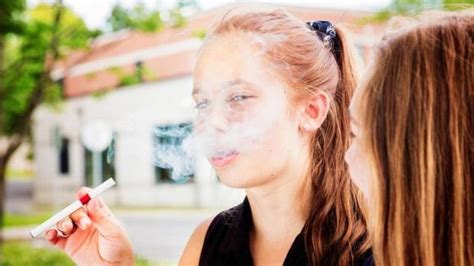 Nueva Zelanda prohibirá fumar a todas las generaciones futuras BBC