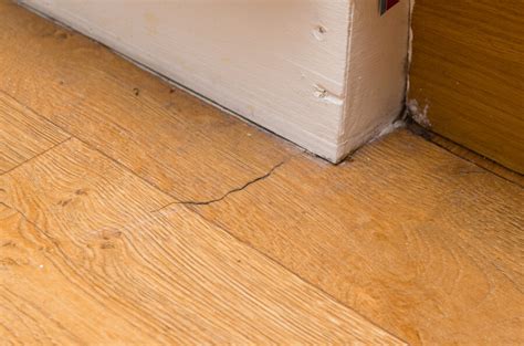 How To Fix Water Damaged Vinyl Flooring Handyhabits