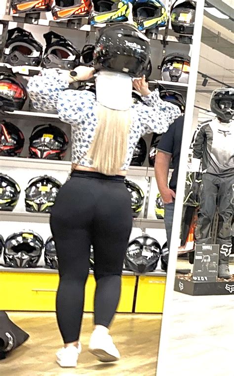 Thick Bubbly Blonde Ass In Leggings Gorgeous Spandex Leggings Yoga Pants Forum