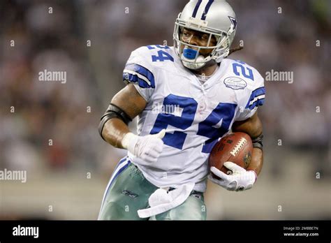 File Dallas Cowboys Running Back Marion Barber Iii Carries During The