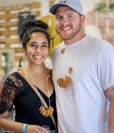 Pretzel Necklace — Neck Nosh