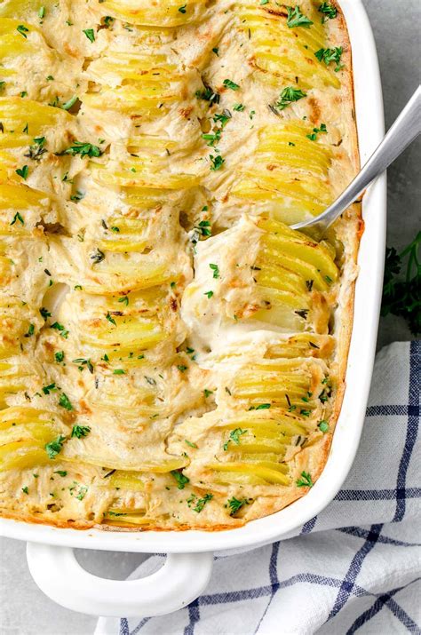 The Best Vegan Scalloped Potatoes Easy Recipe The Simple Veganista