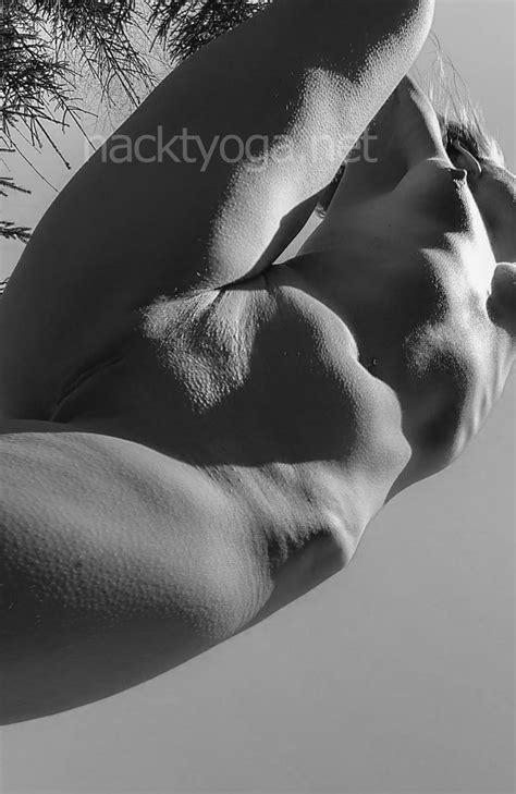 Nude Yoga With Elke R NakedYoga